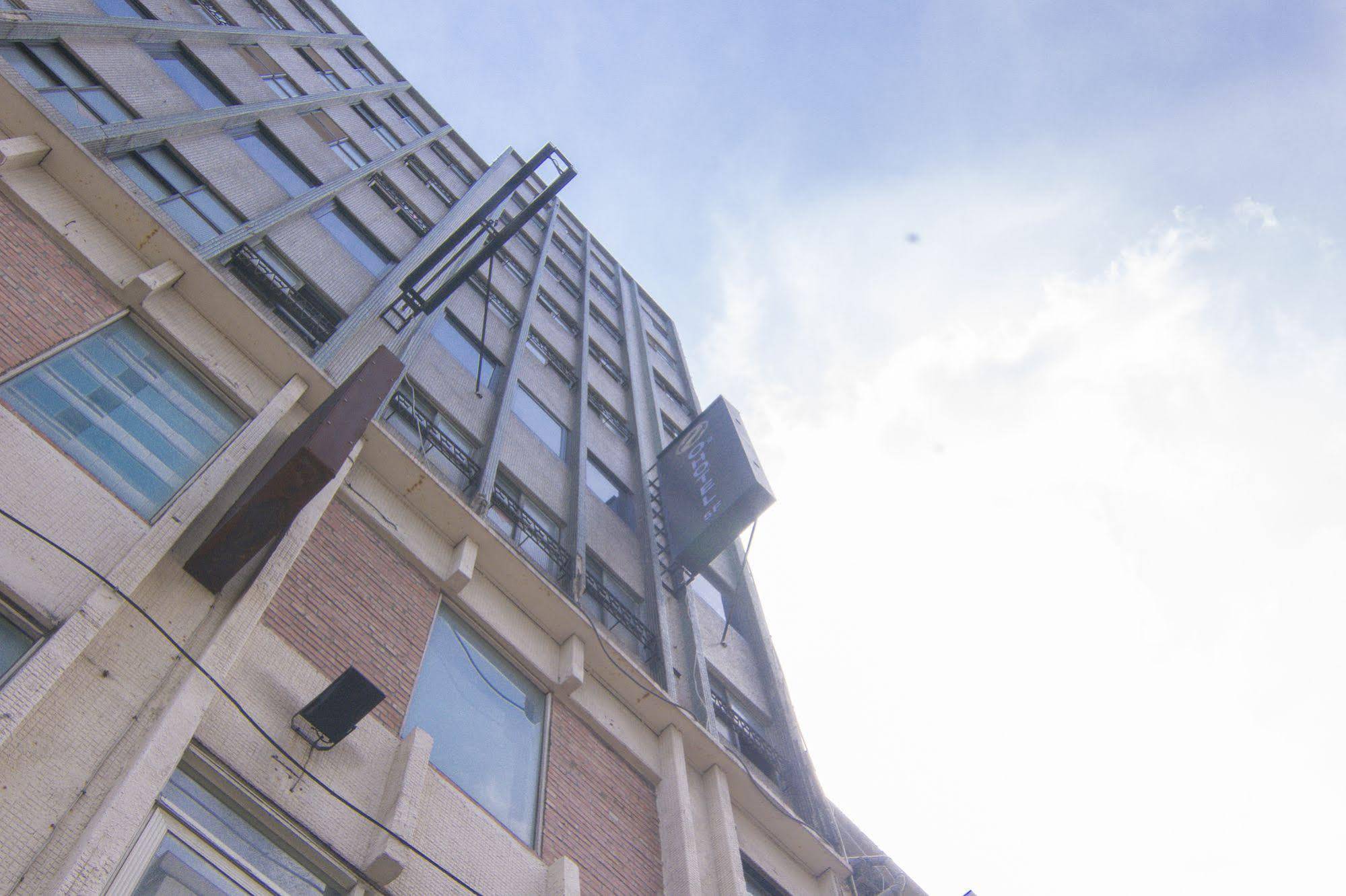 O2 Hotel Taipei Main Station Exterior photo
